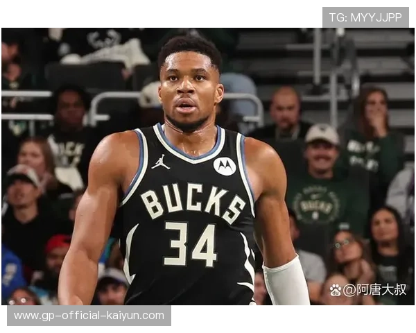 字母哥顶开防守，密尔沃基雄鹿篮下占优