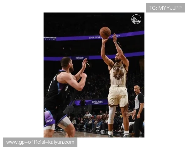 库里三分雨横扫湖人，勇士主场狂欢！